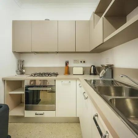 Bright 3-bed With Outdoor Dining Mellieha