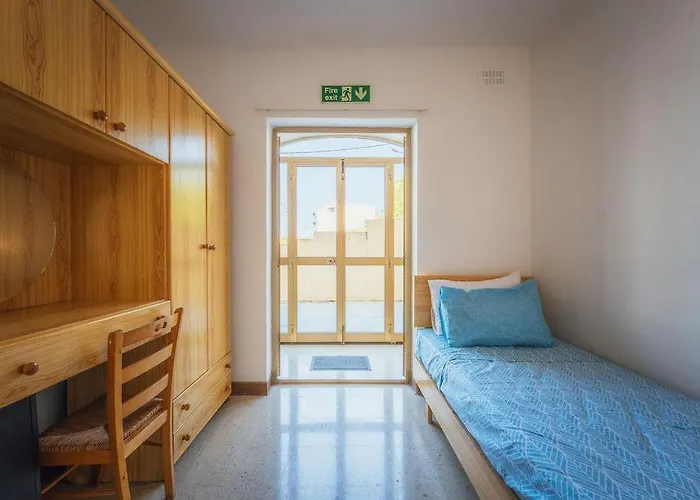 아파트 Bright 3-bed With Outdoor Dining Mellieha