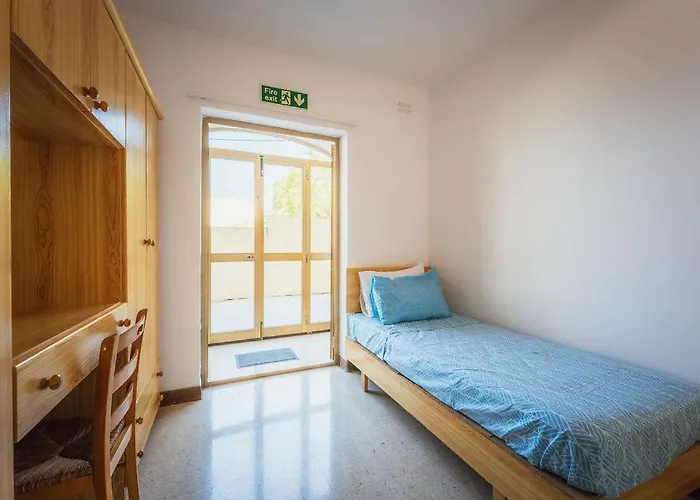 아파트 Bright 3-bed With Outdoor Dining Mellieha