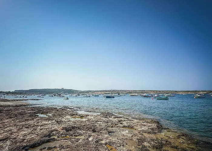 아파트 Bright 3-bed With Outdoor Dining Mellieha *