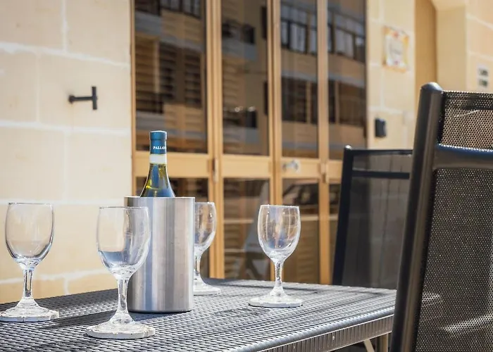 Bright 3-bed With Outdoor Dining Mellieha