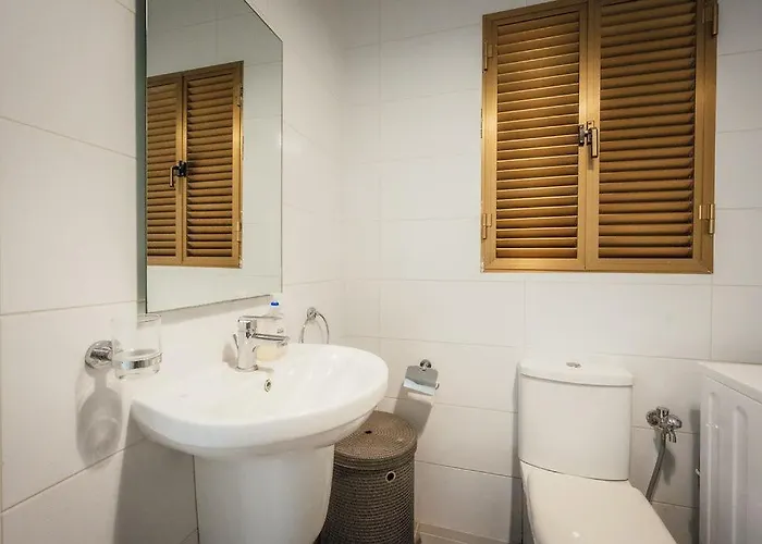 아파트 Bright 3-bed With Outdoor Dining Mellieha